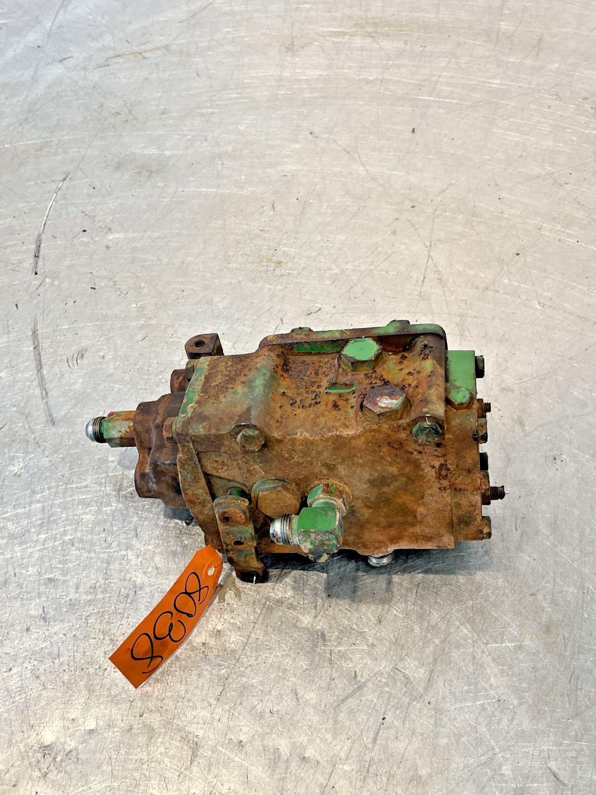 1967 John Deere 4020 Tractor Hydraulic Valve Block R27492R