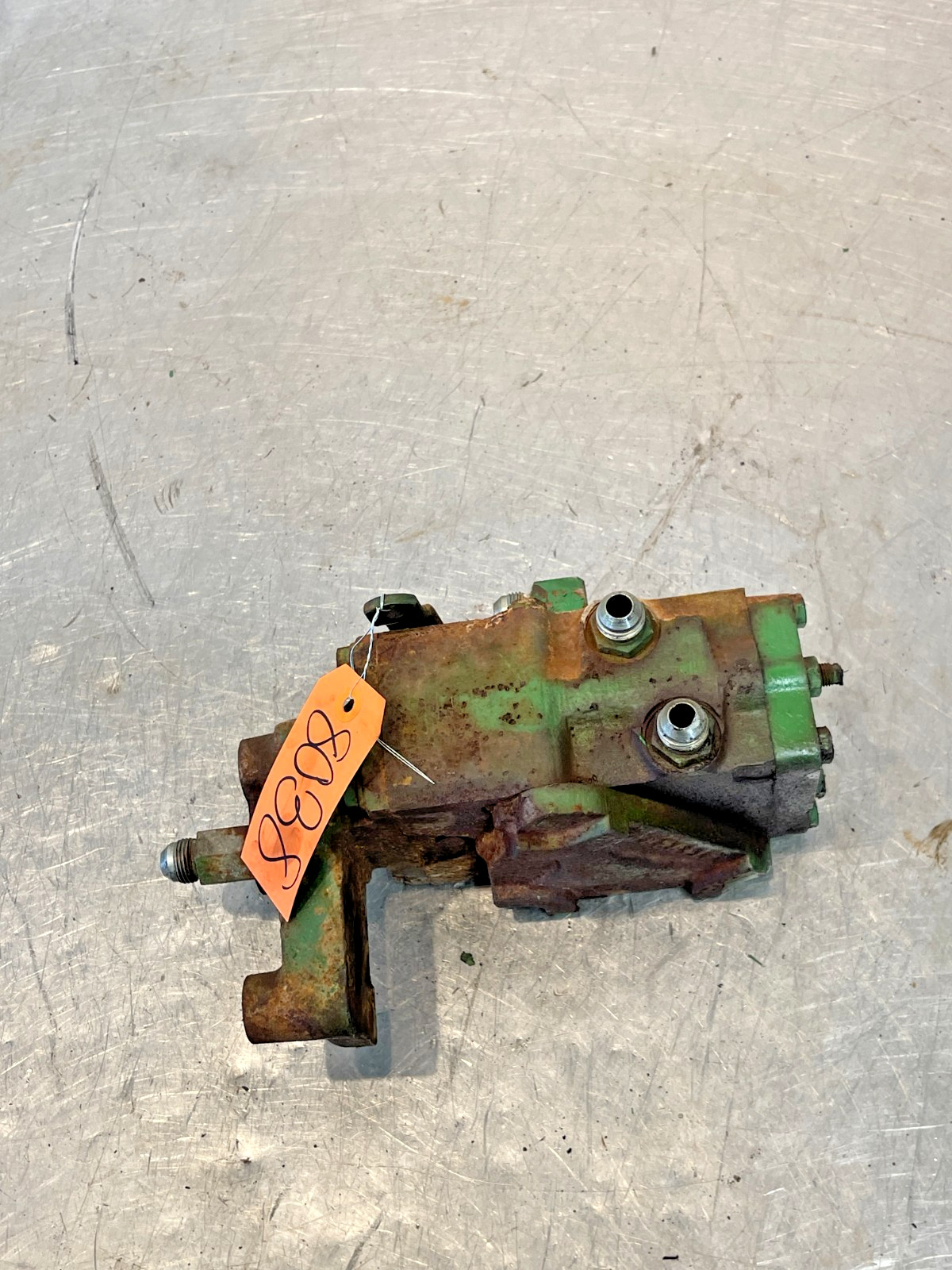 1967 John Deere 4020 Tractor Hydraulic Valve Block R27492R