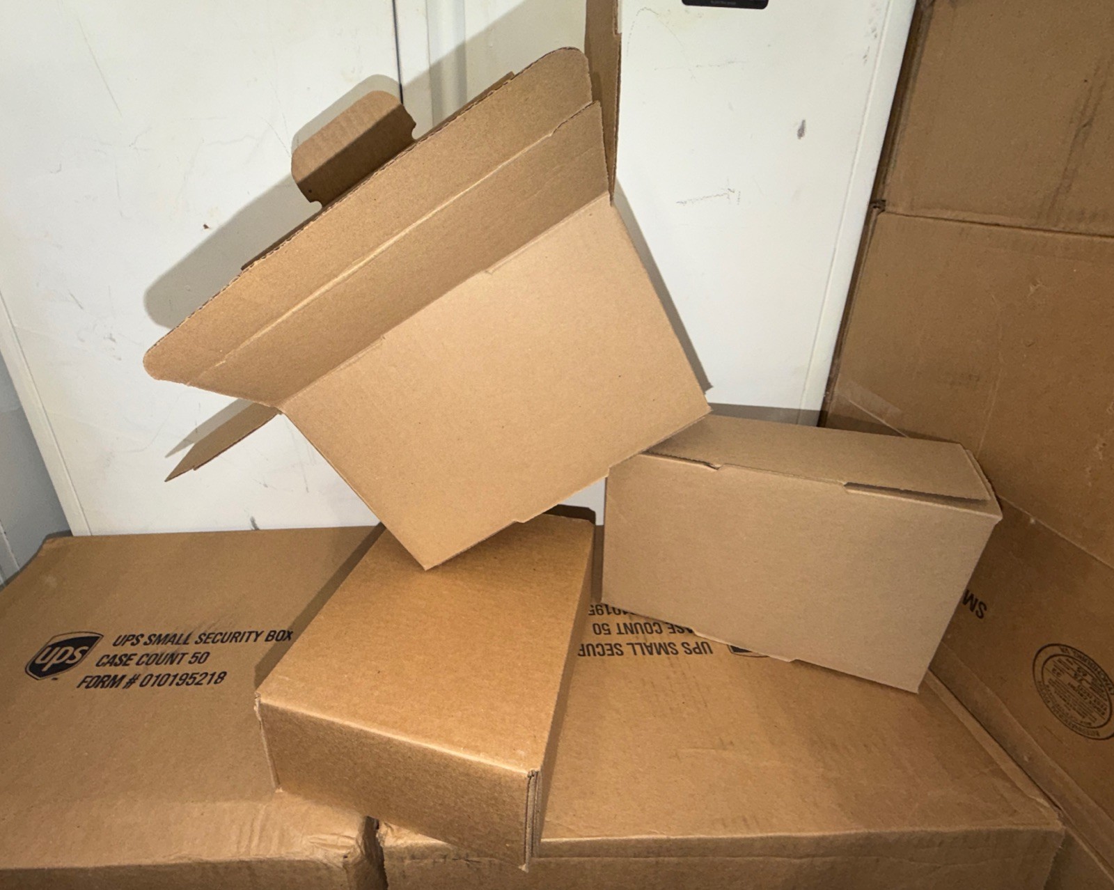50 Pieces 9″ x 6″ x 3″ Corrugated Security Mailer Shipping Box