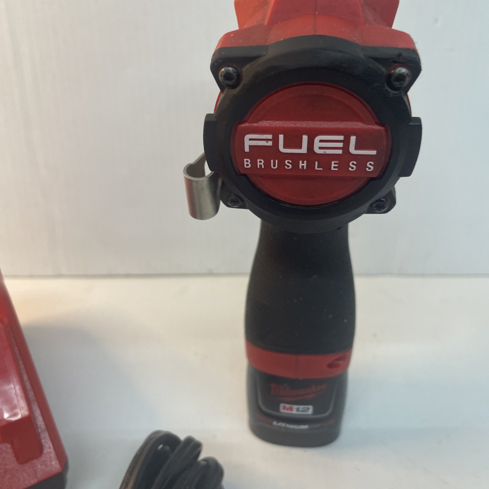MILWAUKEE TOOLS 3404-20 Hammer Drill/Driver W/1.5 Ah Battery & Charger – Used