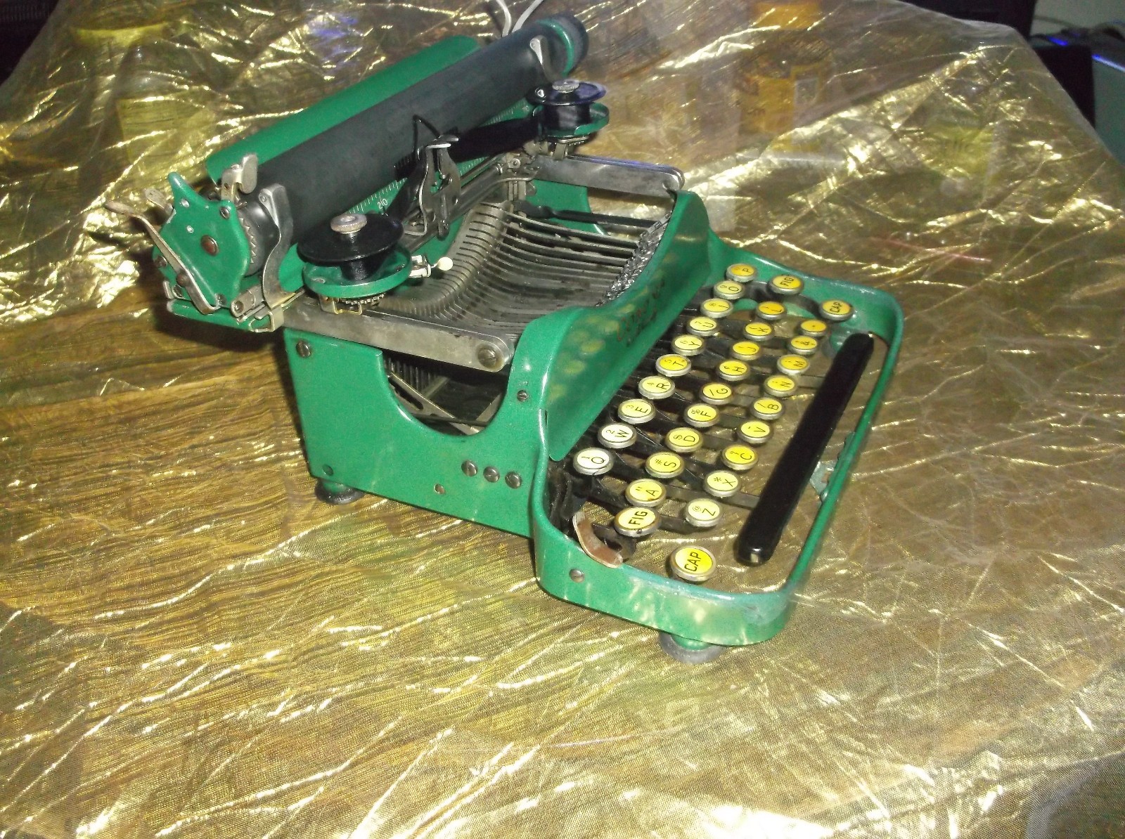 Authentic Hard To Find And Rare Corona 3 Emerald Green Special Collectors Item