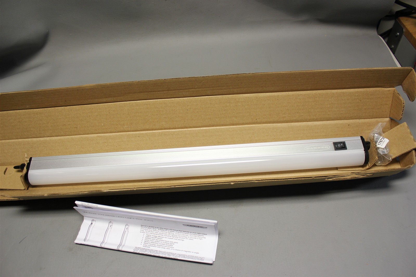 NEW BANNER INDUSTRIAL LED LIGHT BAR WLB32C570PBQ