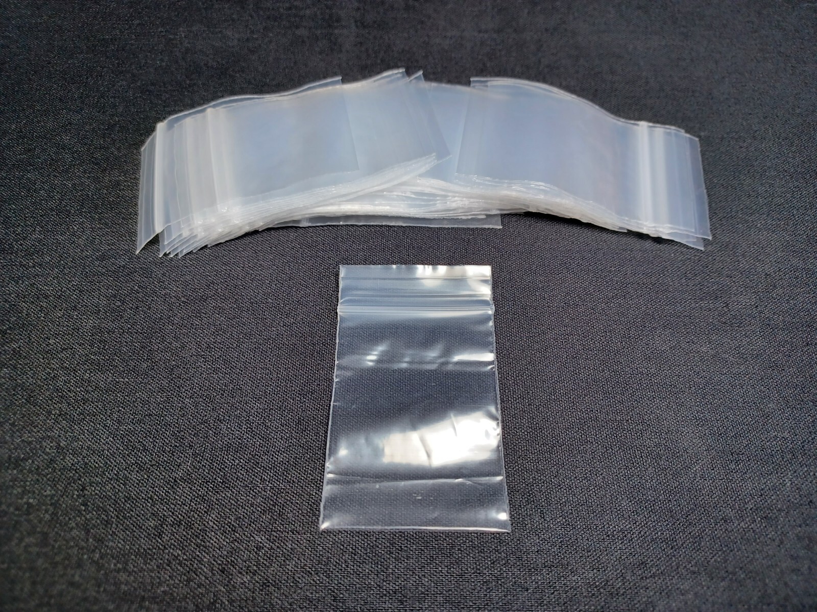 1.5inch(Wide) x 2inch(Length) 2mil Clear Plastic Reclosable Zipper Poly Bags