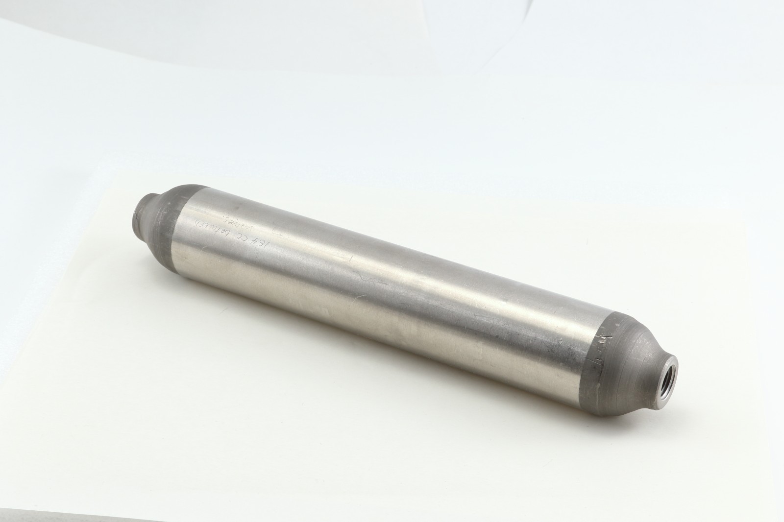 Sample cylinder 150CC, Hoke 12-83 150, stainless steel, 1/4 NPT double ended.