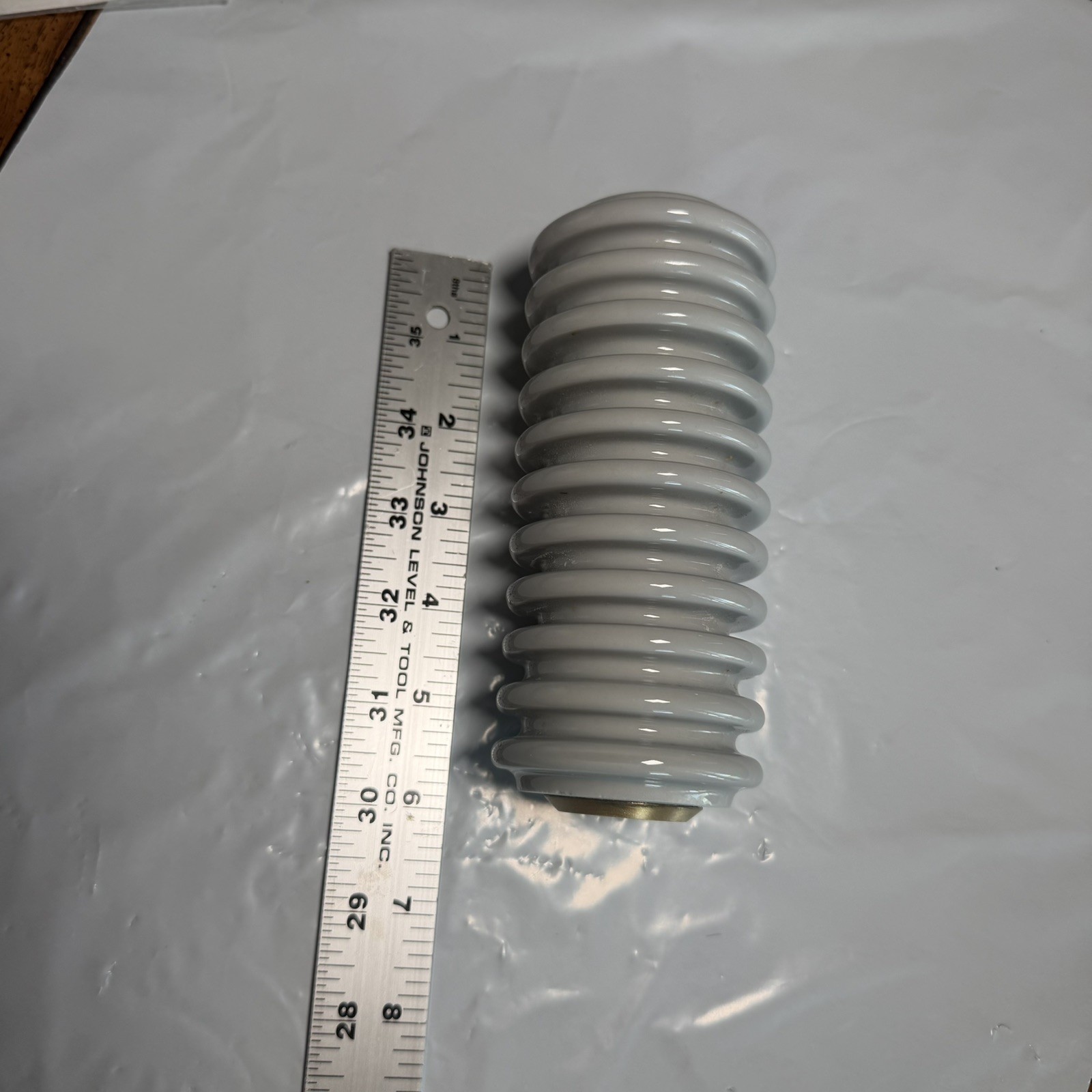 Meister International Bus Insulator6”x2 .5”