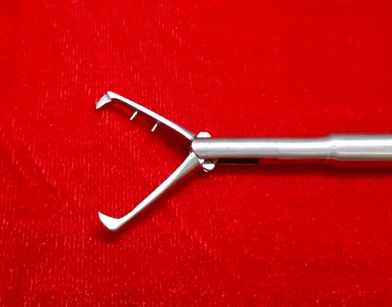 Laparoscopic Tenaculum 1×1 10mmx330mm Reusable High Quality Surgical Instruments