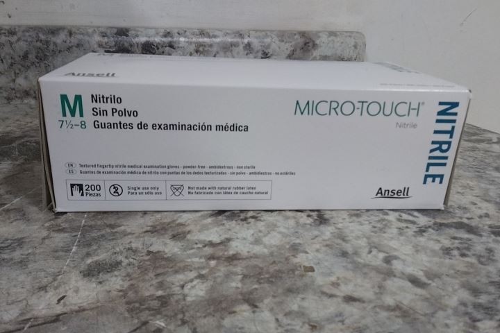 Micro-Touch 313021 Case of 10 Boxes (200/Box) Size M/Size 8 Disposable Gloves