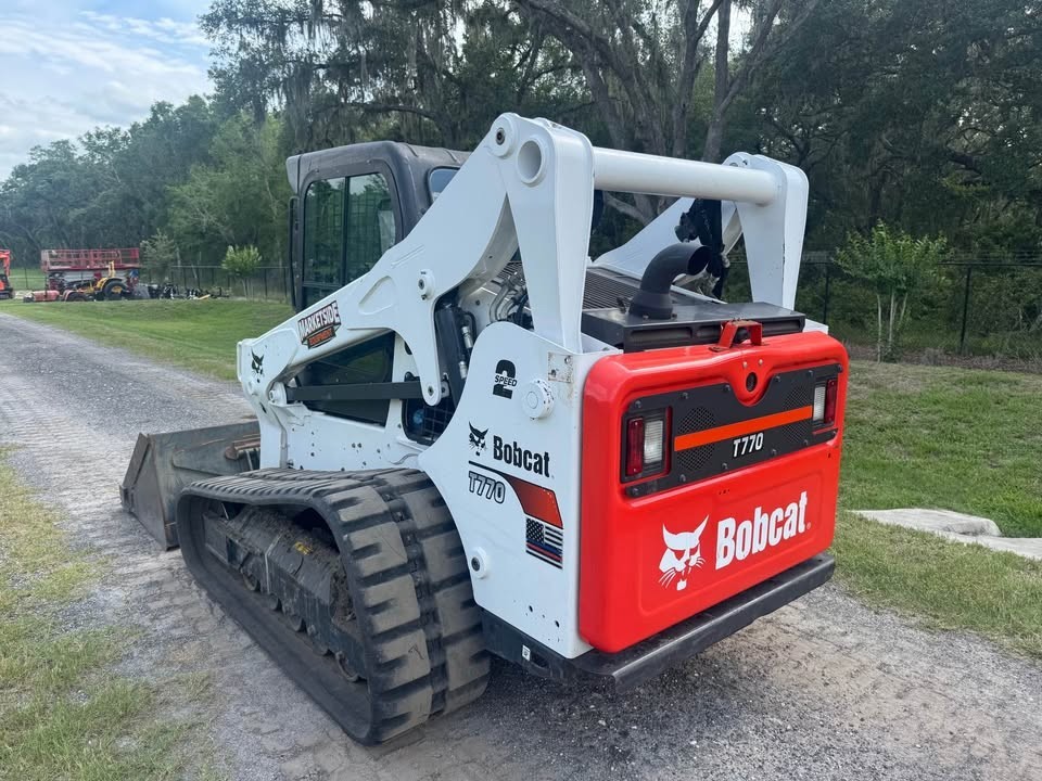 2021 BOBCAT T770 SKID STEER – CAB, HIGH FLOW, LOW HOURS!