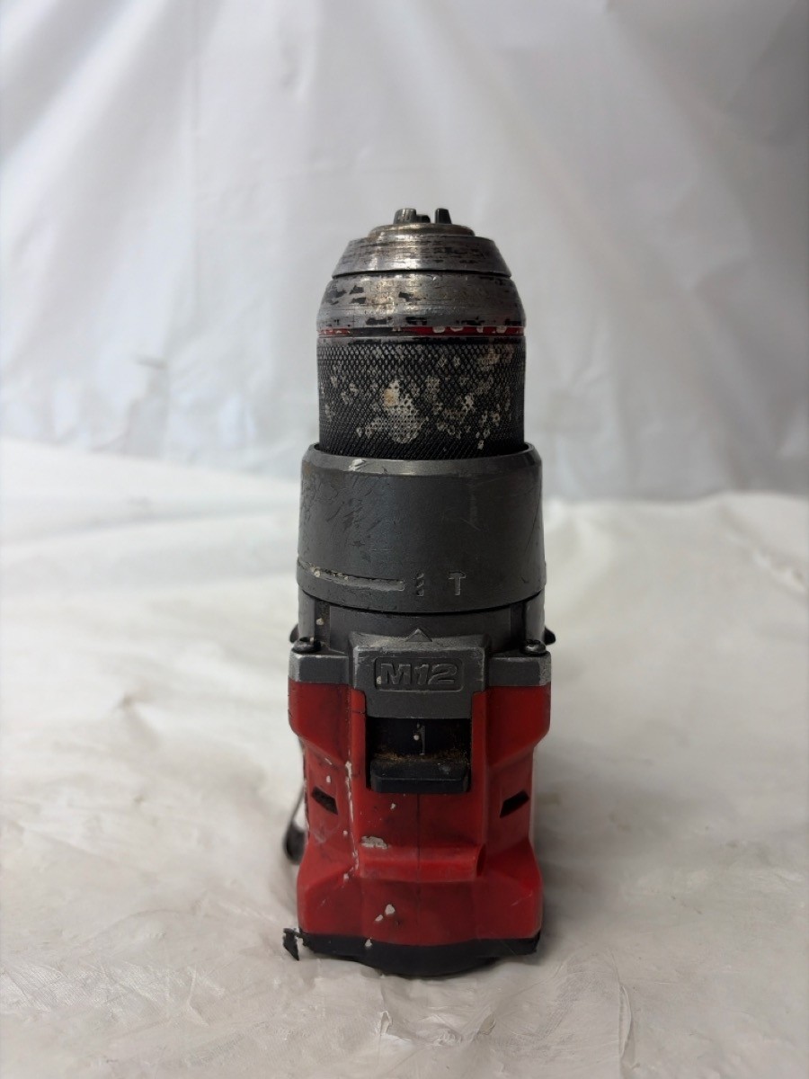 PRE OWNED MILWAUKEE TOOLS 3404-20 HAMMER DRILL/ DRIVER WITH BATTERY (P23017103)