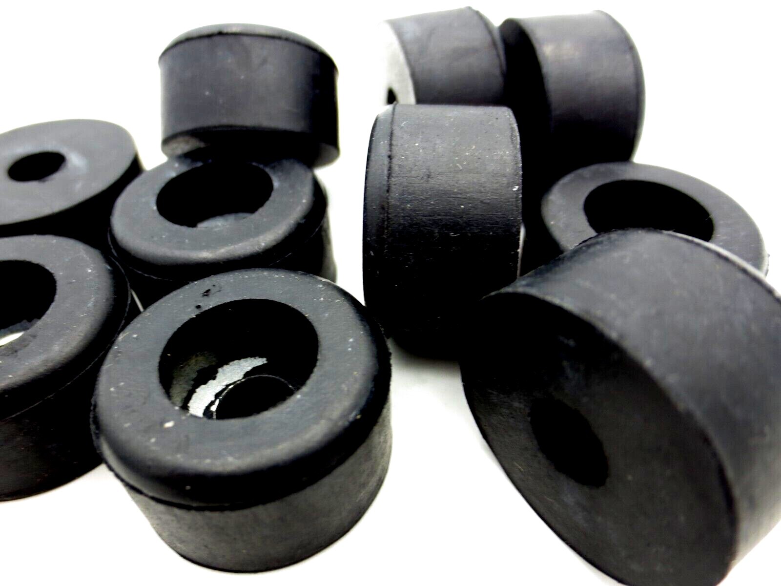 Screw On Rubber Bumper Pad Foot For #14, 1/4″Screw Bolt Hole, 1″ Pad 9/16″ Tall
