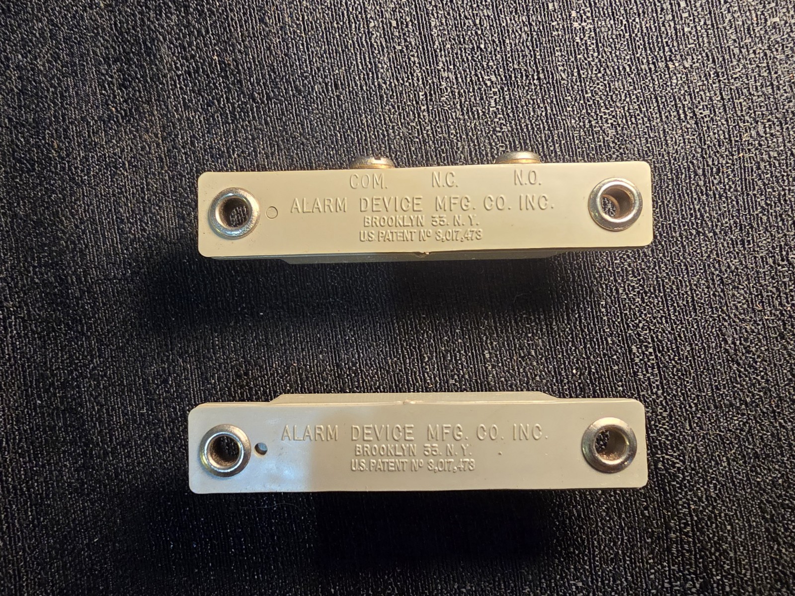 ADEMCO No. 39 Magnetic Contact Sensor Switch Surface Mount 1 Set (NOS)
