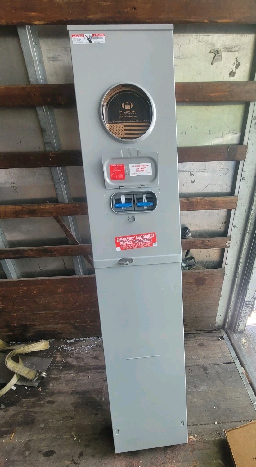 320/400a Lever Bypass Meter Pedastal W/ 2 200a Breakers Milbank U3849-O-2-200 UL