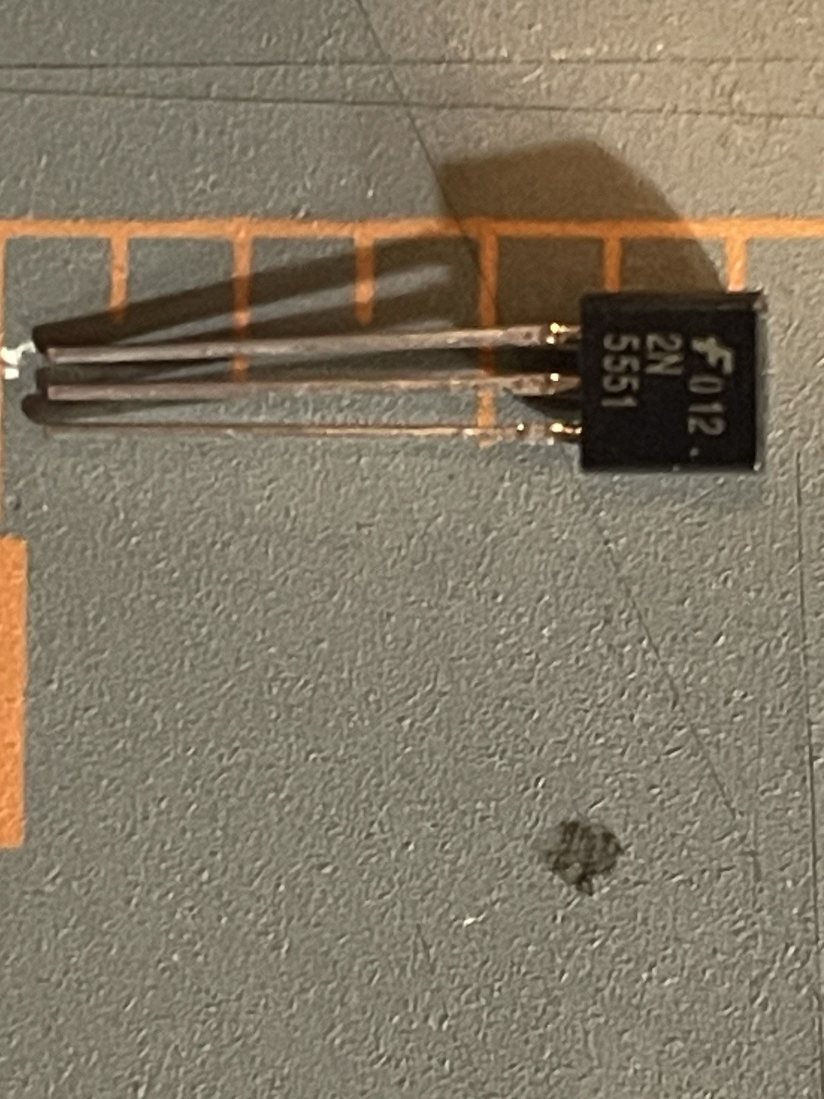 2N5551 TRANSISTOR NPN 160V 0.6A TO-92 FAIRCHILD SEMICONDUCTOR (LOT OF 25)