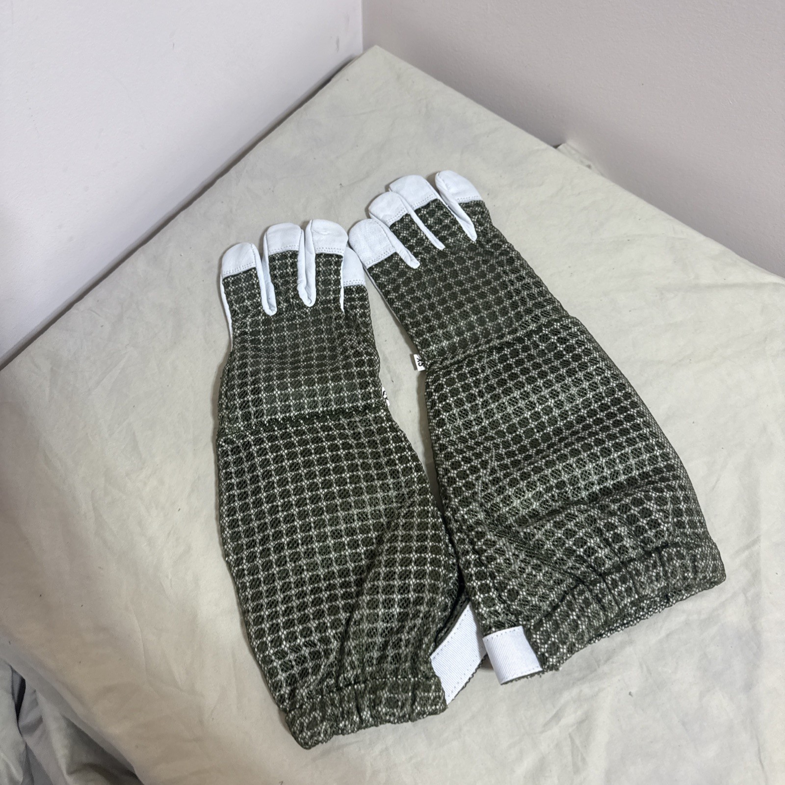 Honey Bee Vented Hand Glove Goat Skin Green Short XSMALL 3 Layer Protective USA!