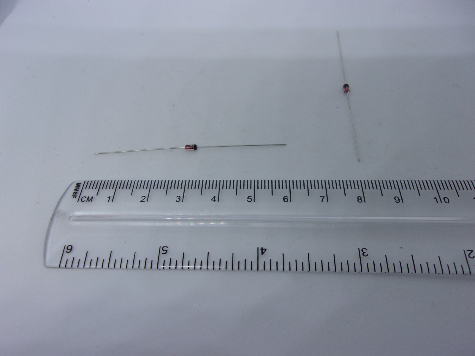 20 Pcs Pack Lot Silicon Planar Zener Diodes 1/2W 0.5W DO-35 Package DIP – 3V