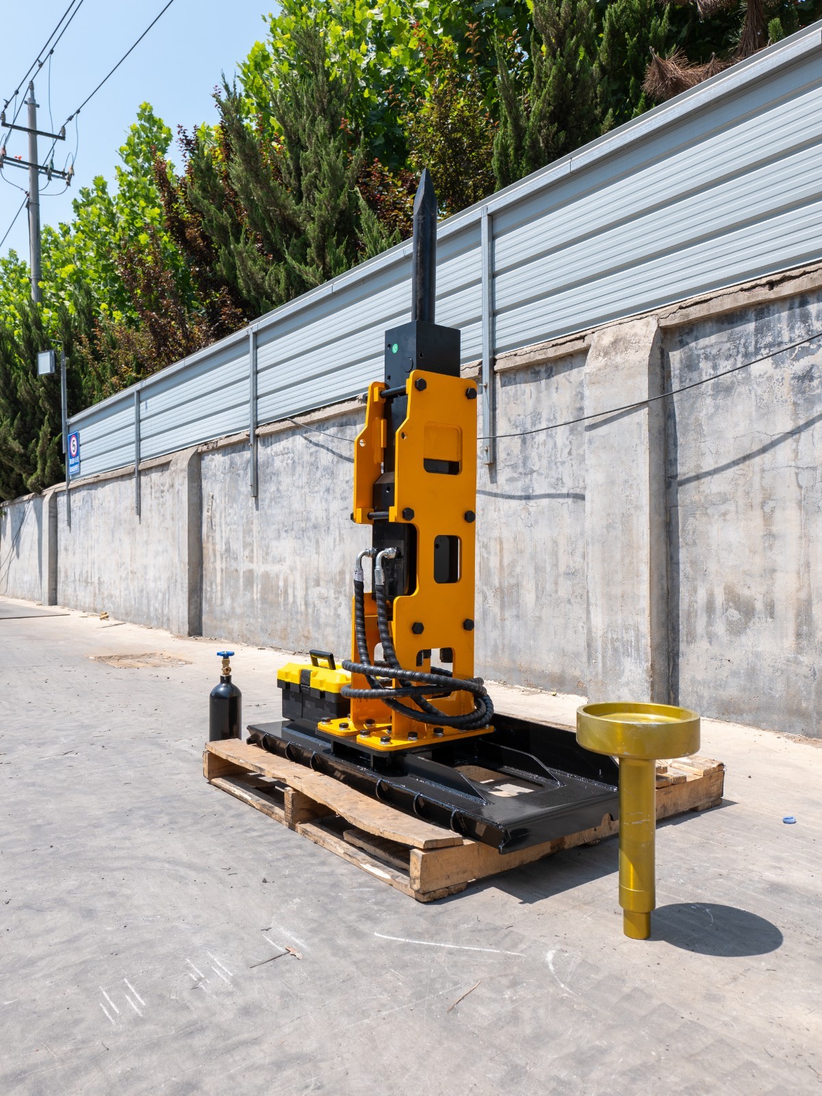 Hydraulic Breaker + Pile Driver Head for Bobcat Skid Steer – Dual Function Tool