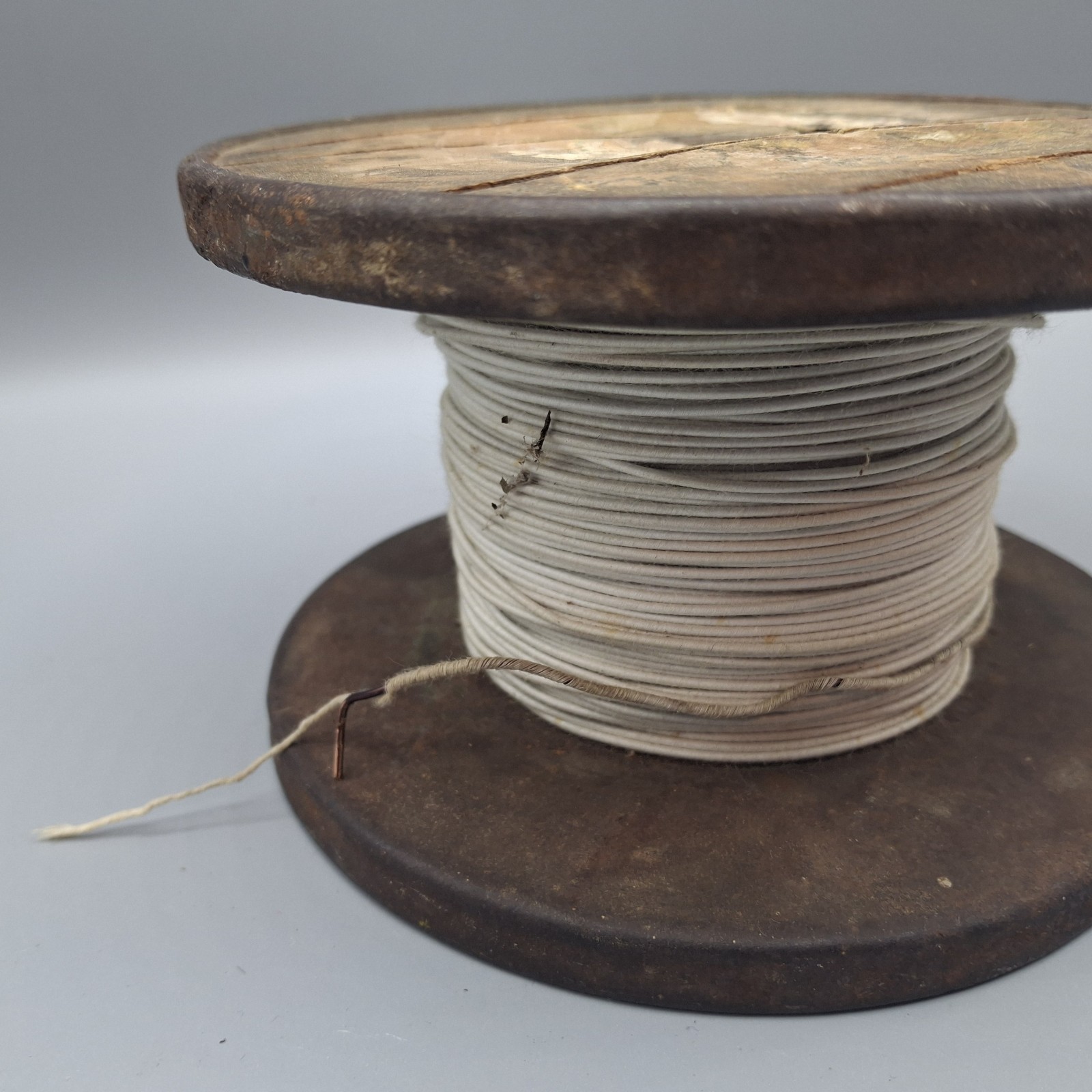Maring Wire Co White Cloth 16-18 gauge Copper Wire on Wood & Steel Spool, 1920’s