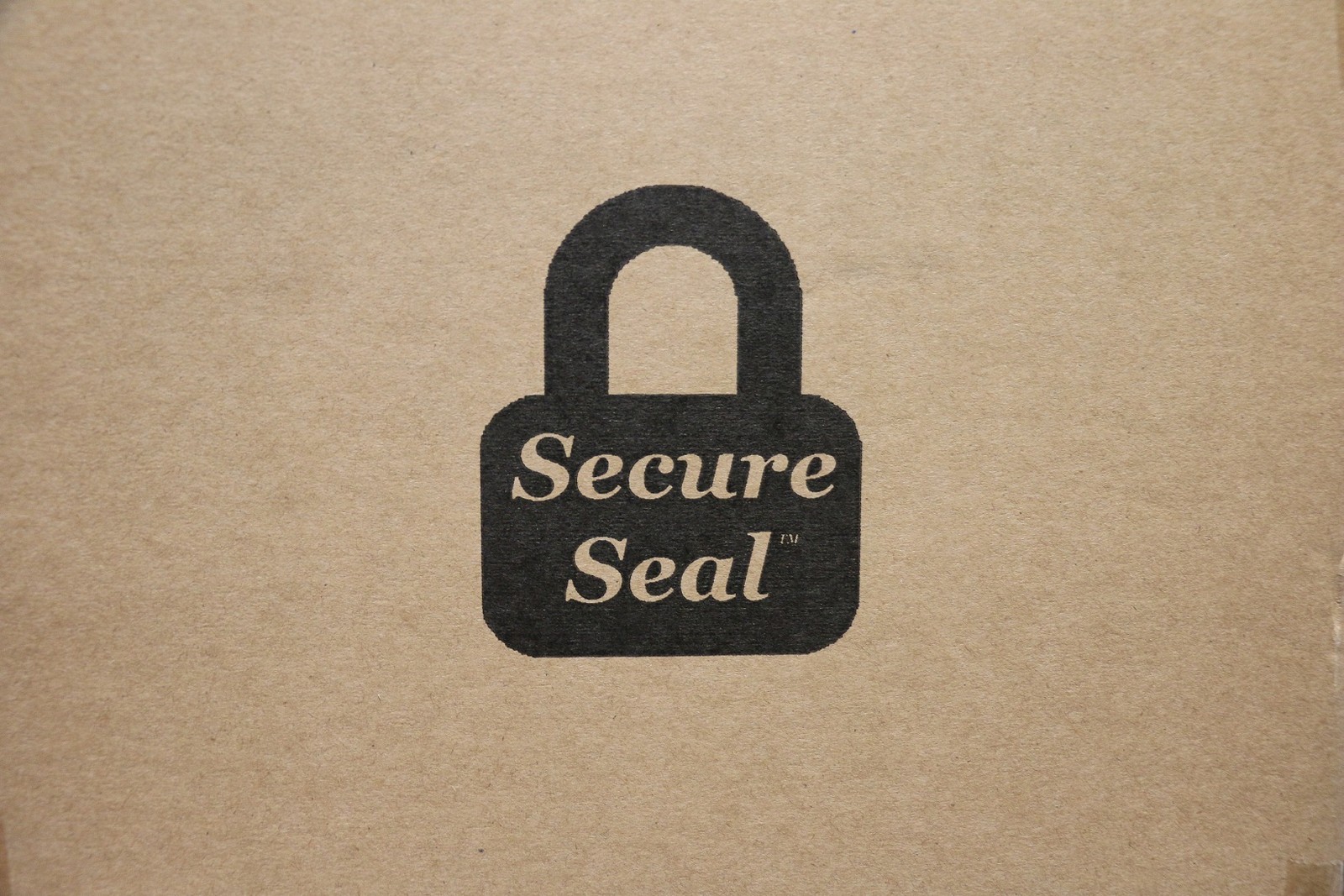 200 #4 9.5×14.5 Poly Bubble Mailers Self Seal Envelopes 9.5″x14.5″ Secure Seal