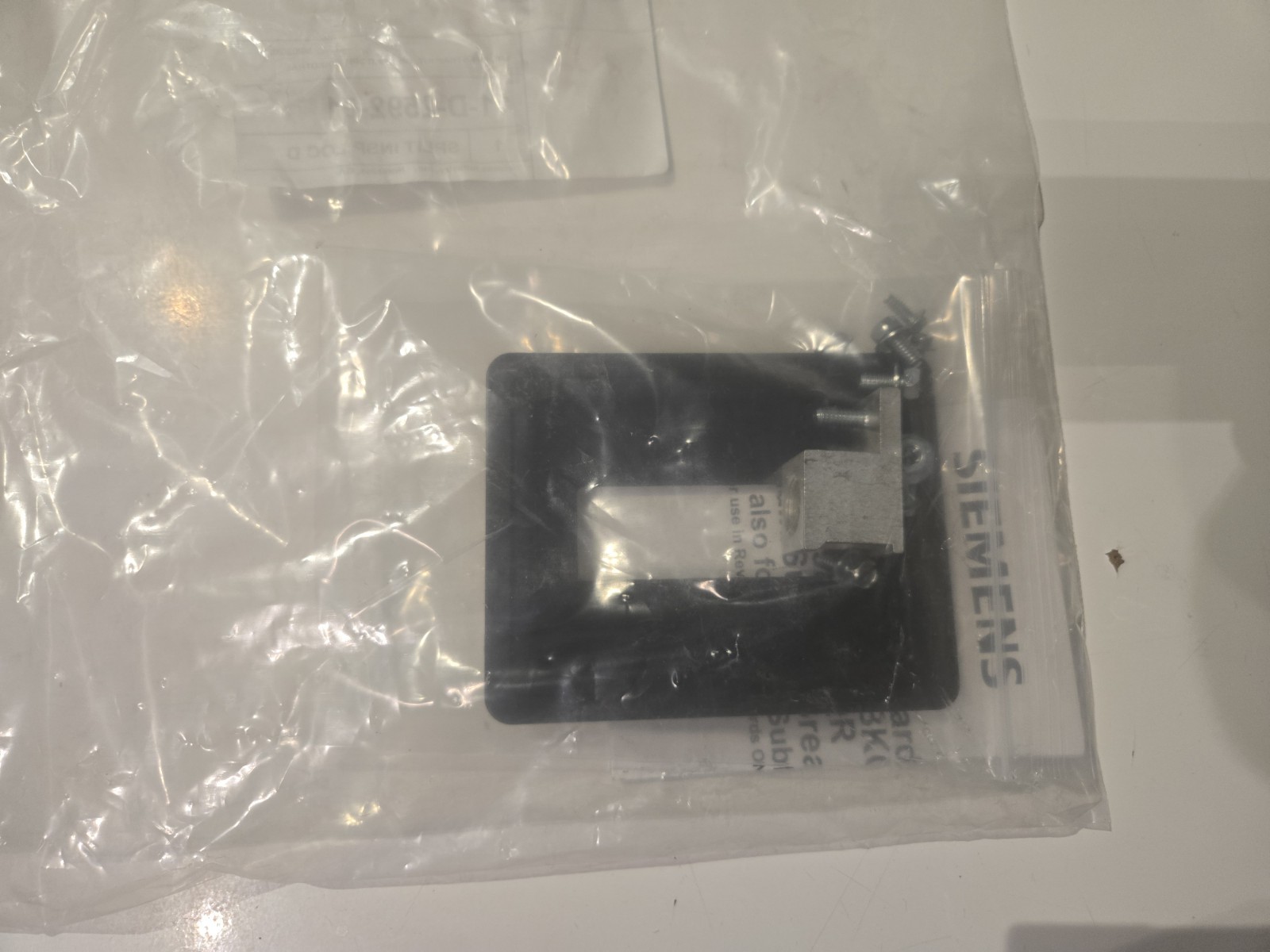 Siemens MBKQR3200HA 3-phase 200a Breaker With Mounting Kit