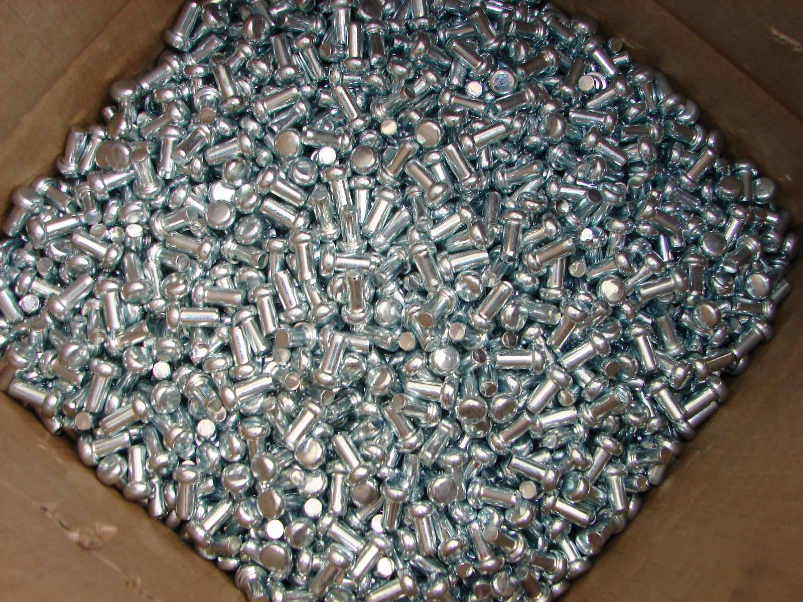 LLOYD 5/16″ x 5/8″ SF Flat Pan Head Annealed Solid Steel Rivets ( Qty – 5 lbs)