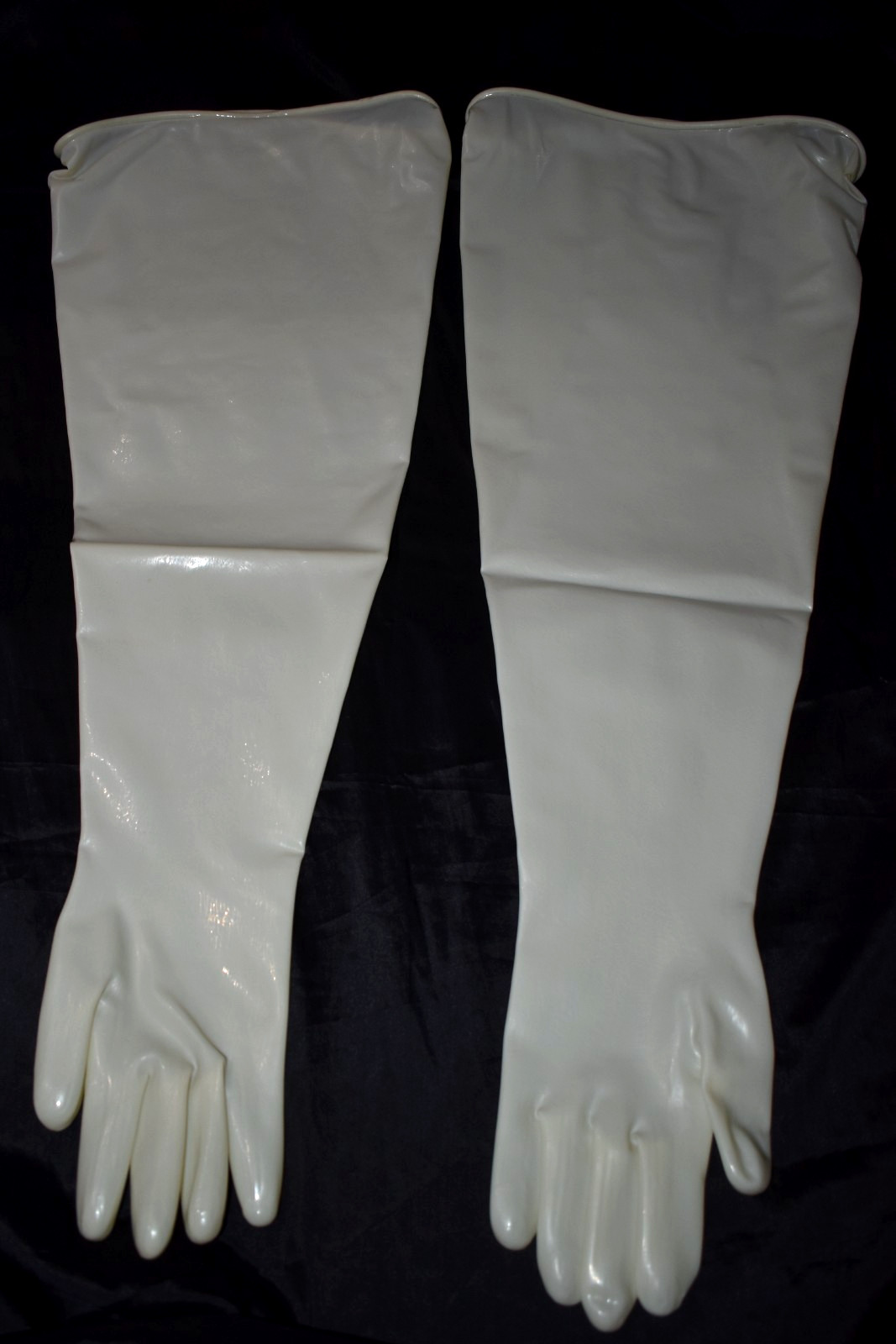 RENCO Drybox Gloves Nitrile 32″ Long 20 Mil Sz 9.75 Ambidextrous For 8″Port #1
