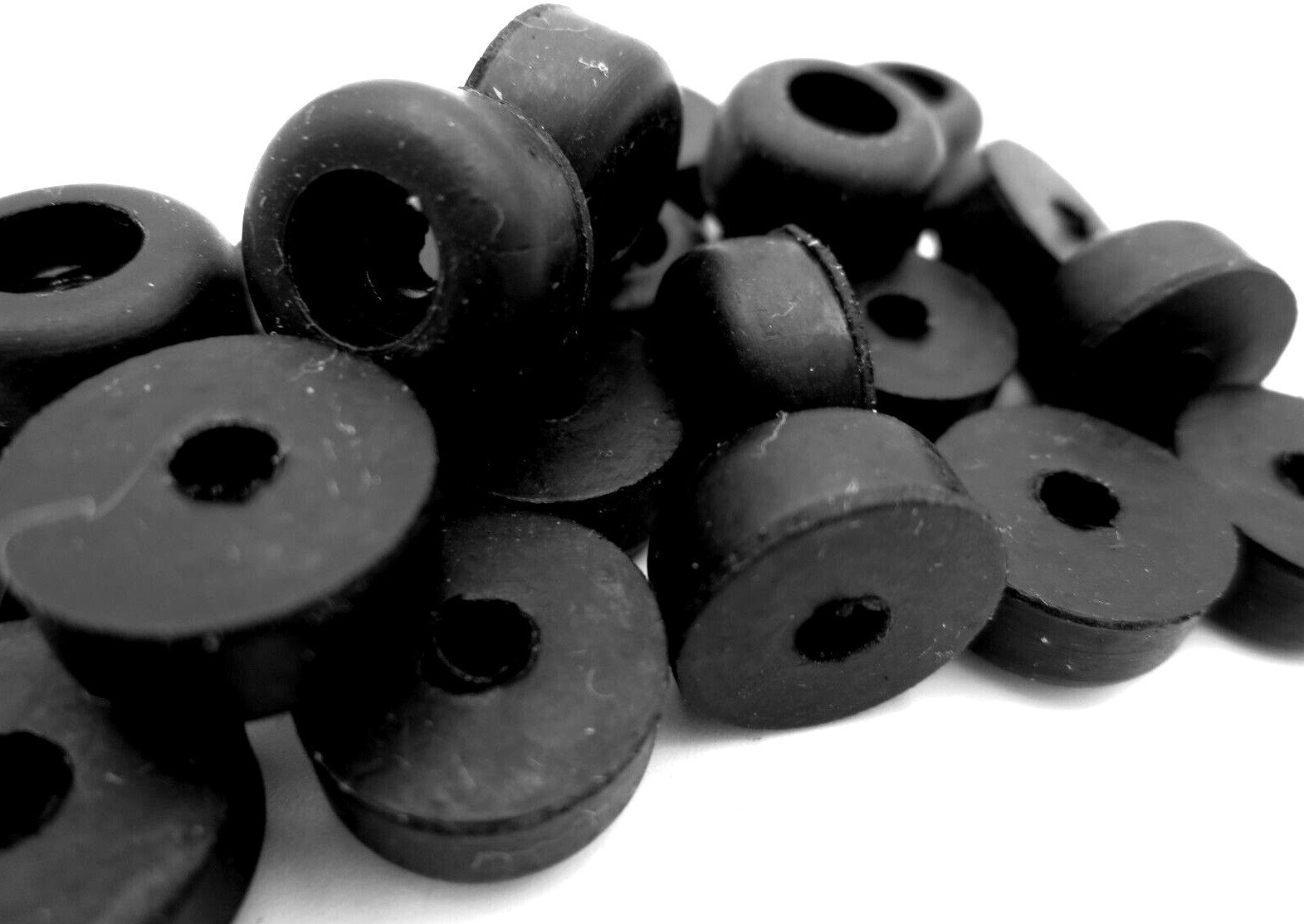 Screw-On Rubber Bumper Pad Foot – 1/8″ Screw Hole 1/2″ Pad 1/4 Tall – Free Ship!
