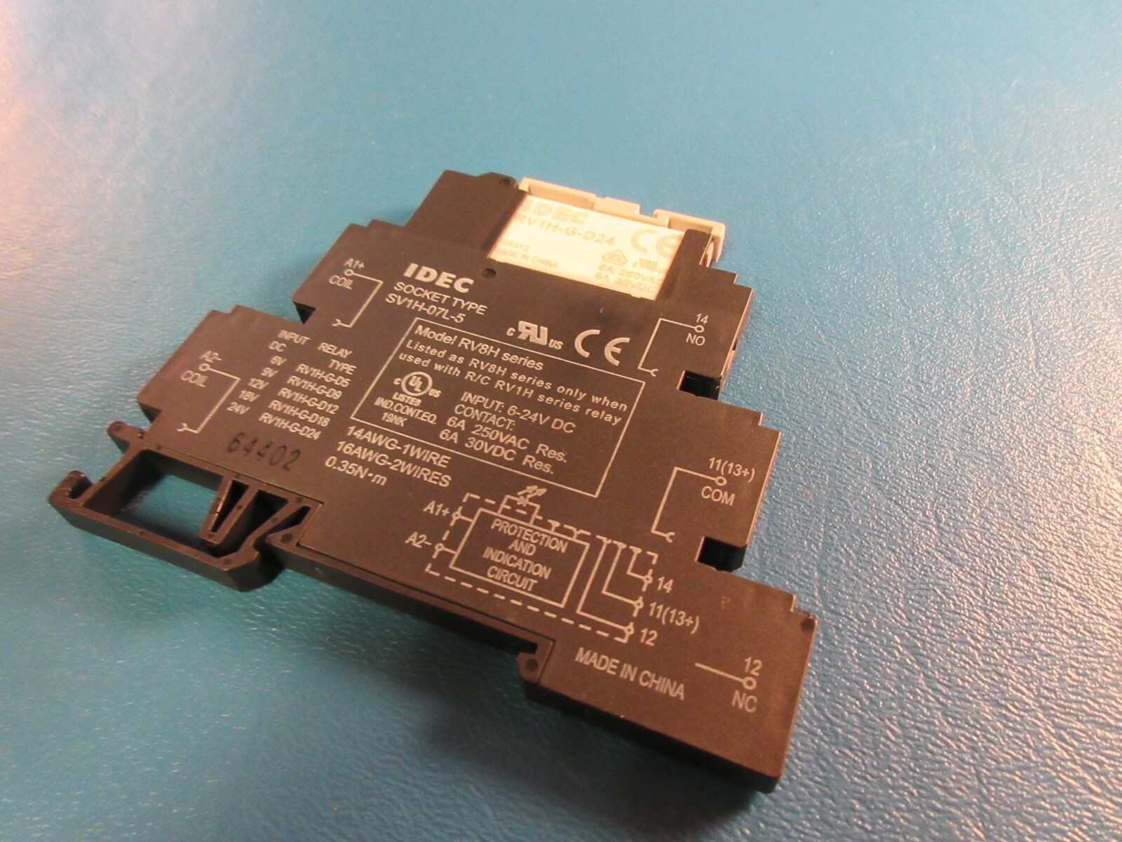 IDEC RV8H 6-24 VAC, Interface Relay Input With RV1H-G-D24 Coil Relay