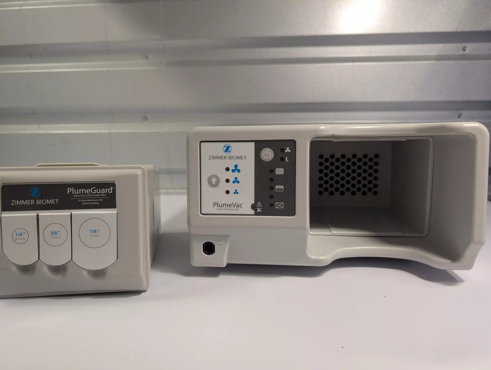 Zimmer Biomet PlumeVac Surgical Smoke Evacuator AEVV120 with PlumeGuard Filter