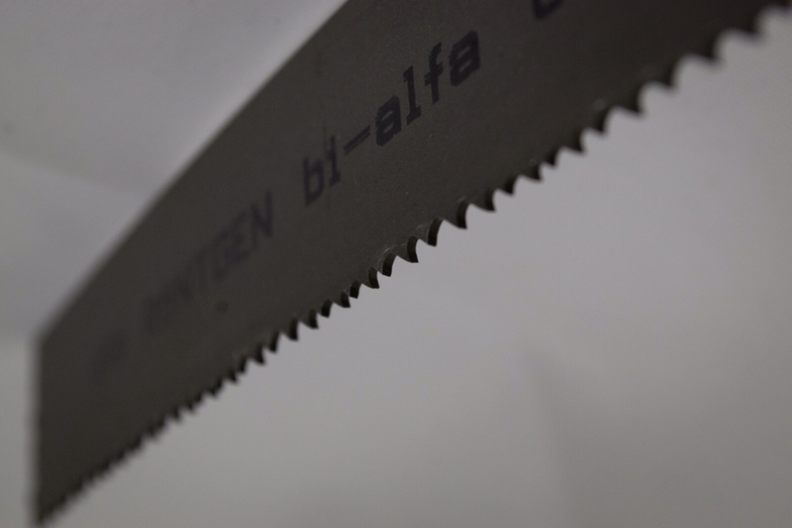 15’ 6” (186”) X 1 1/2” X .050 X 5/8 TPI M42 Band Saw Blade Buy 5 Get One Free