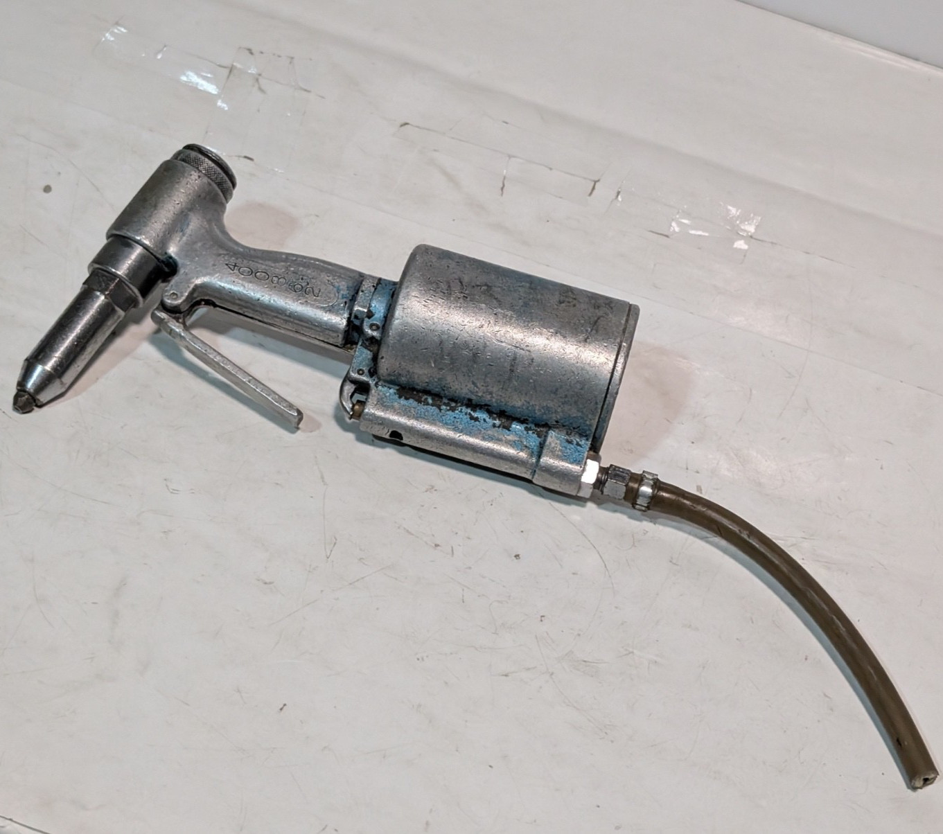 Unbranded 400862 Pneumatic Air-Hydraulic Pop Rivet Gun, As Shown In Pictures