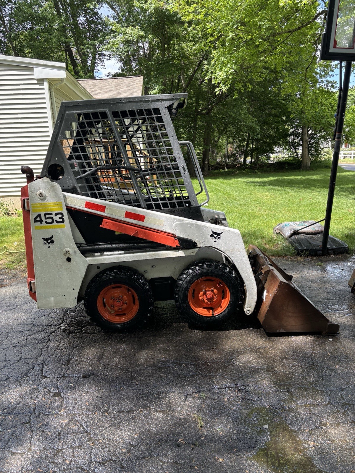 2001 453 BOBCAT KUBOTA DIESEL ENGINE with 988 hours. Text 508-889-6973. Nortn Ma